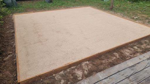 Réalisation de terrassement pour une pose de piscine hors-sol